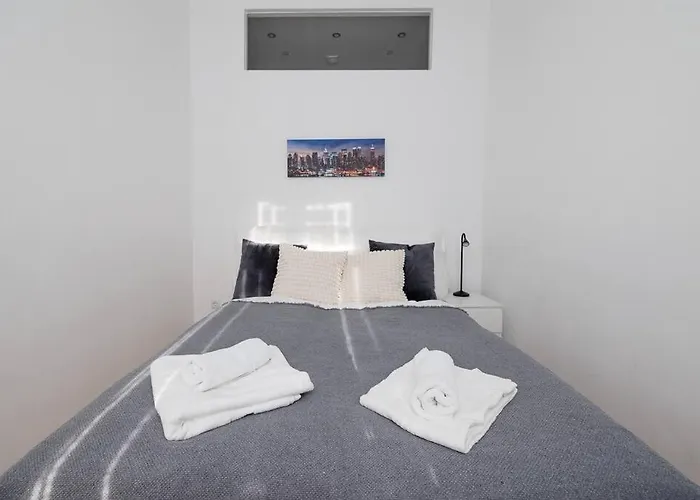 Modern Near Center - 2br, Netflix Apartman *