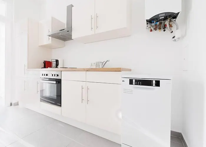 Modern Near Center - 2br, Netflix Apartman