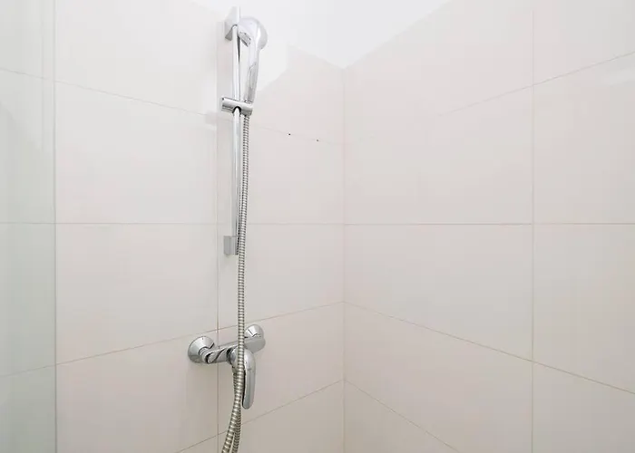 Modern Near Center - 2br, Netflix