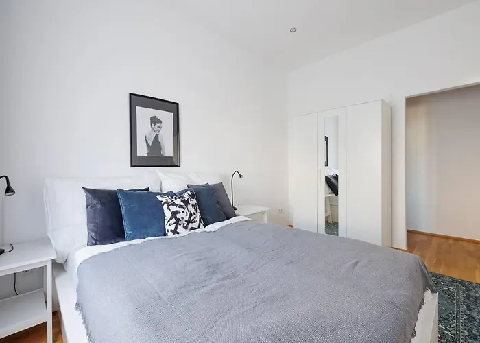 Modern Near Center - 2br, Netflix Apartman *
