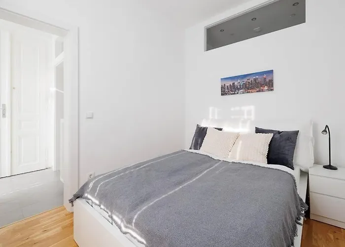 Modern Near Center - 2br, Netflix * Bécs