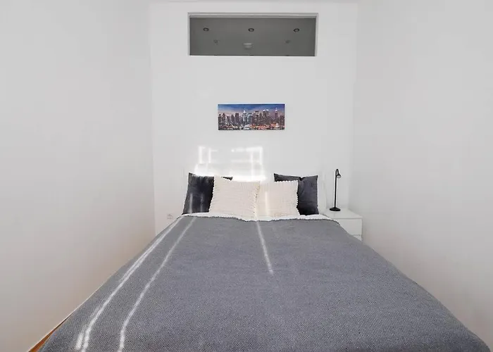 Modern Near Center - 2br, Netflix * Bécs